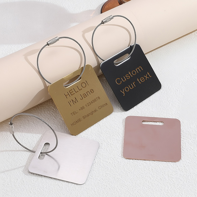 Travel Accessories Name - Personalizowane zawieszki na bagaż z grawerem
