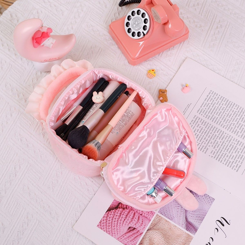 Pluszowa kosmetyczka My Melody – Camera Bag Travel recenzja i cena